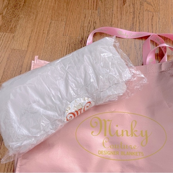 🎉SALE🎉Minky Couture Scarf - Picture 2 of 9